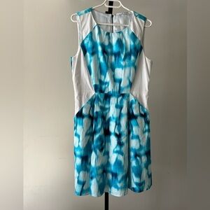 T. TAHARI Blue/White Sleeveless Dress, Size 10.